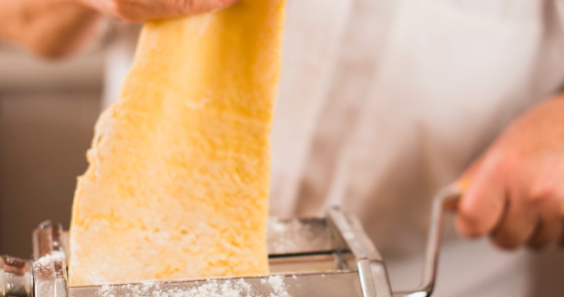 Como a abridora de massa de pizza pode revolucionar sua produção