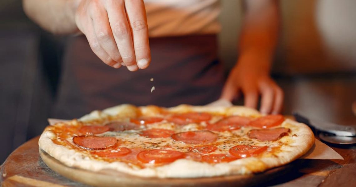 Economize tempo com uma modeladora de pizzas eficiente